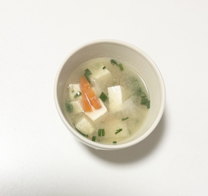 人参とピーマンとキャベツの味噌汁☆細切り野菜