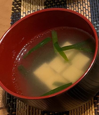 豆腐とニラえのきの中華スープ