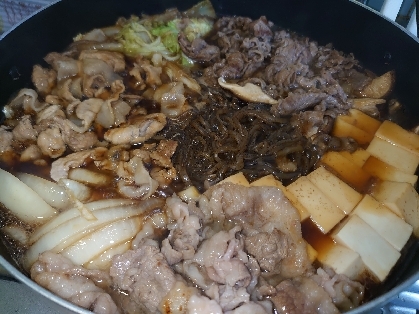 正月は贅沢にすき焼きが食べたくてこちらのレシピで作ってみました。めっちゃ旨かったです。ごっつぁんでしたm(__)m