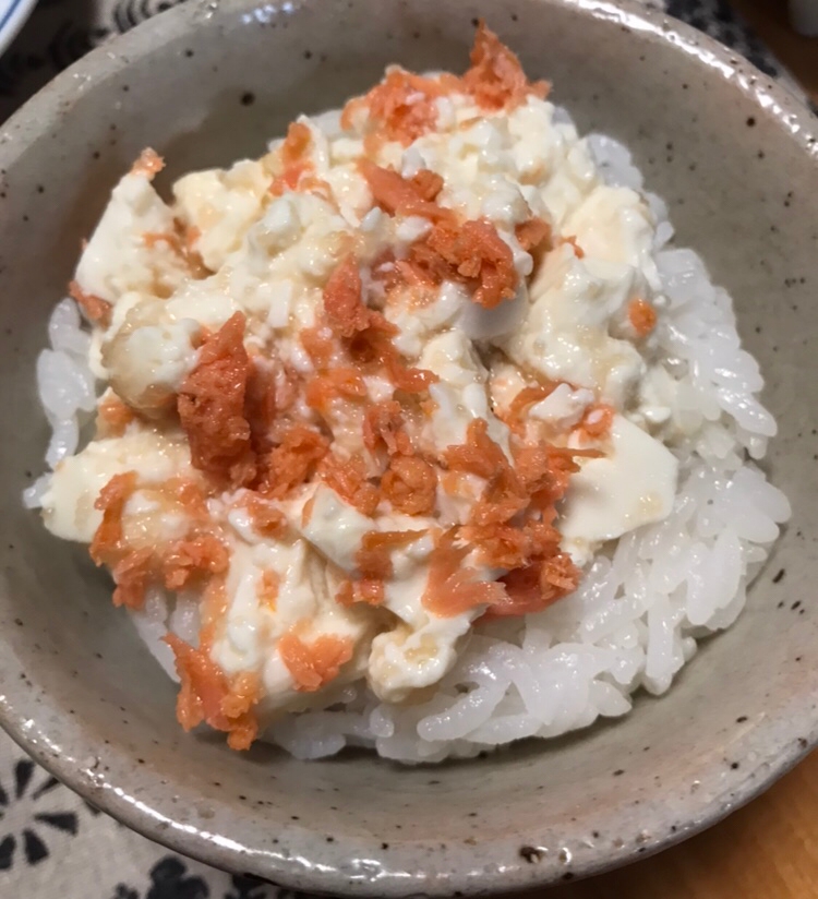 鮭フレーク豆腐丼