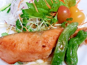 生銀鮭の塩麹漬で作るふっくら柔らかムニエル レシピ 作り方 By 夏はぜ 楽天レシピ
