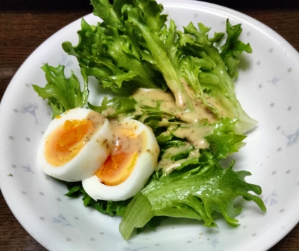 ゆでたまごのサラダ（サニーレタス・ごまドレetc）