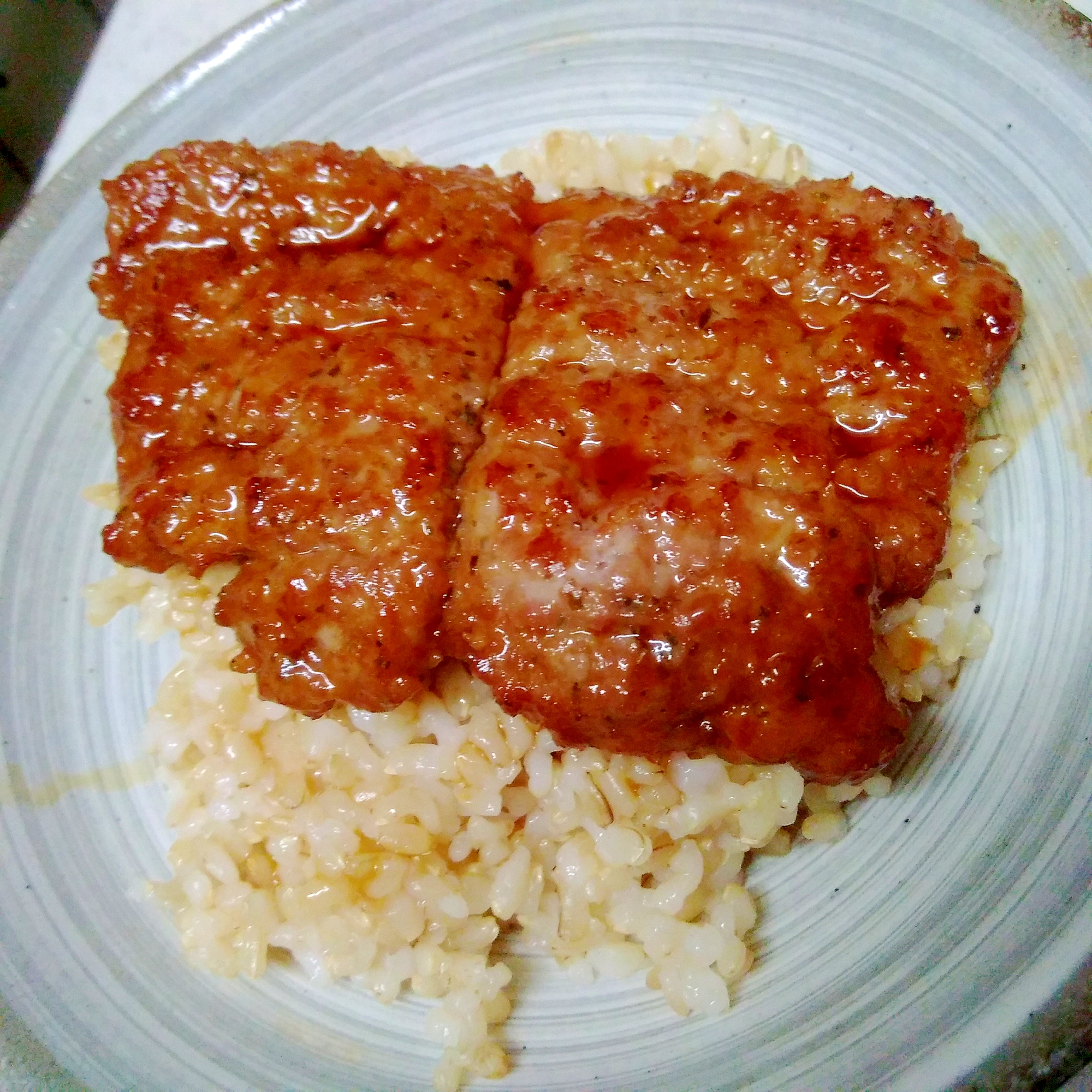 豚挽き肉で見た目鰻の蒲焼き風丼