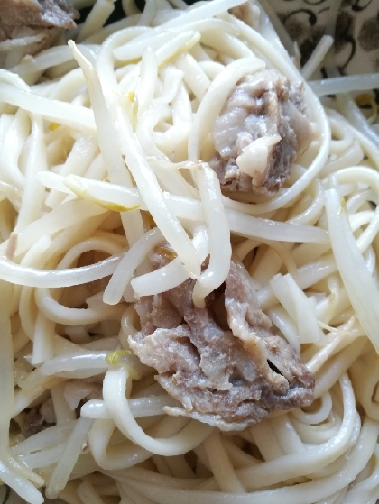 簡単しょうゆ味！焼きうどん