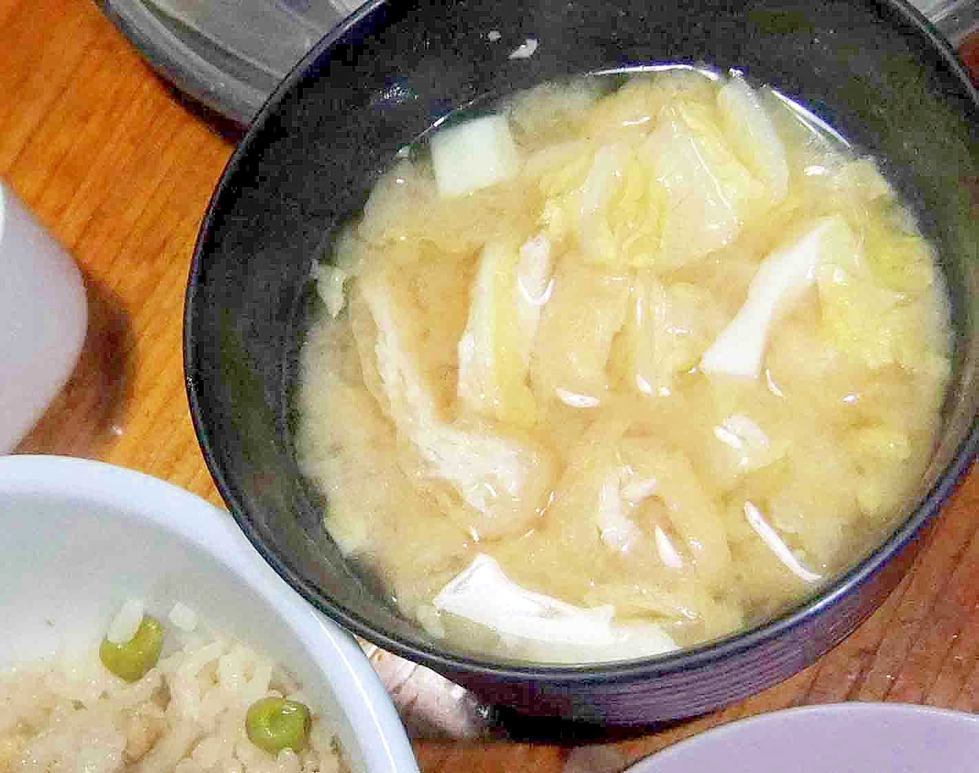 白菜と薄揚げのお味噌汁