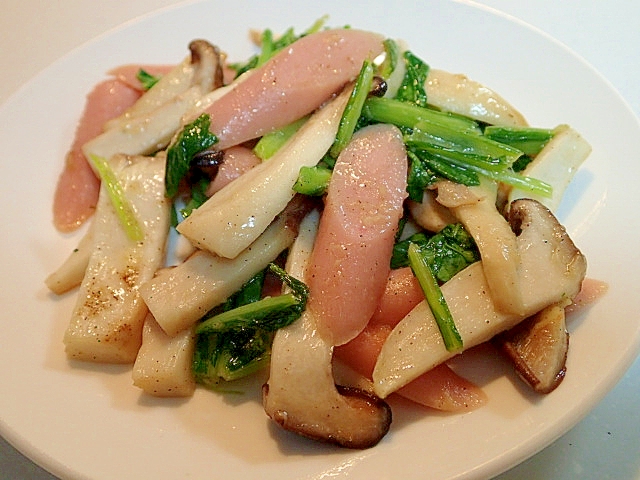 魚肉ソーセージとエリンギと小松菜の生姜香るソテー