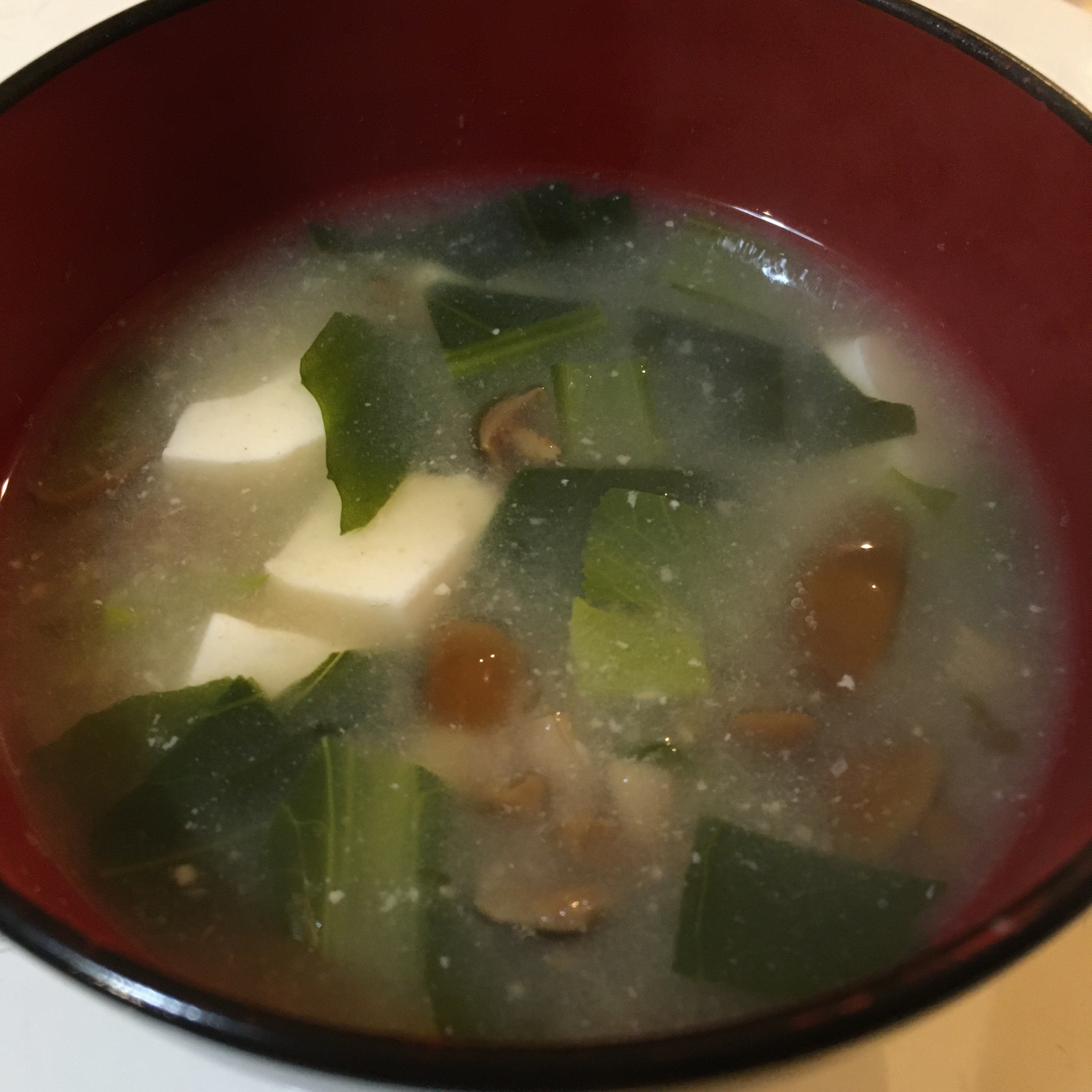小松菜となめこと豆腐の味噌汁