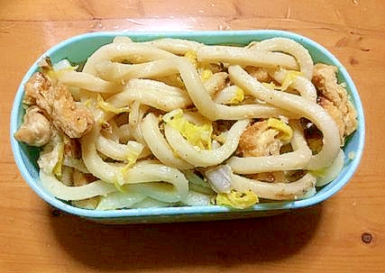 薄揚げと白菜で焼きうどん（ゴマ油味噌味）