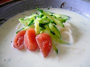 きゅうりと明太子の豆乳そうめん。