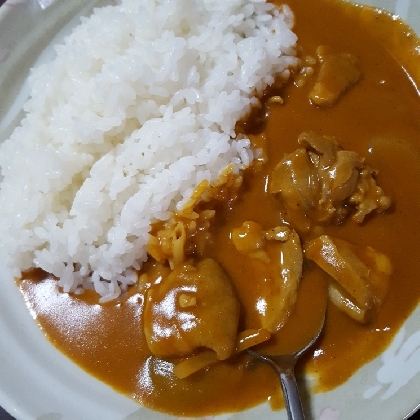 市販のルーと牛乳でバターチキンカレー