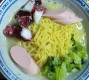 豚骨ラーメン海鮮トッピング