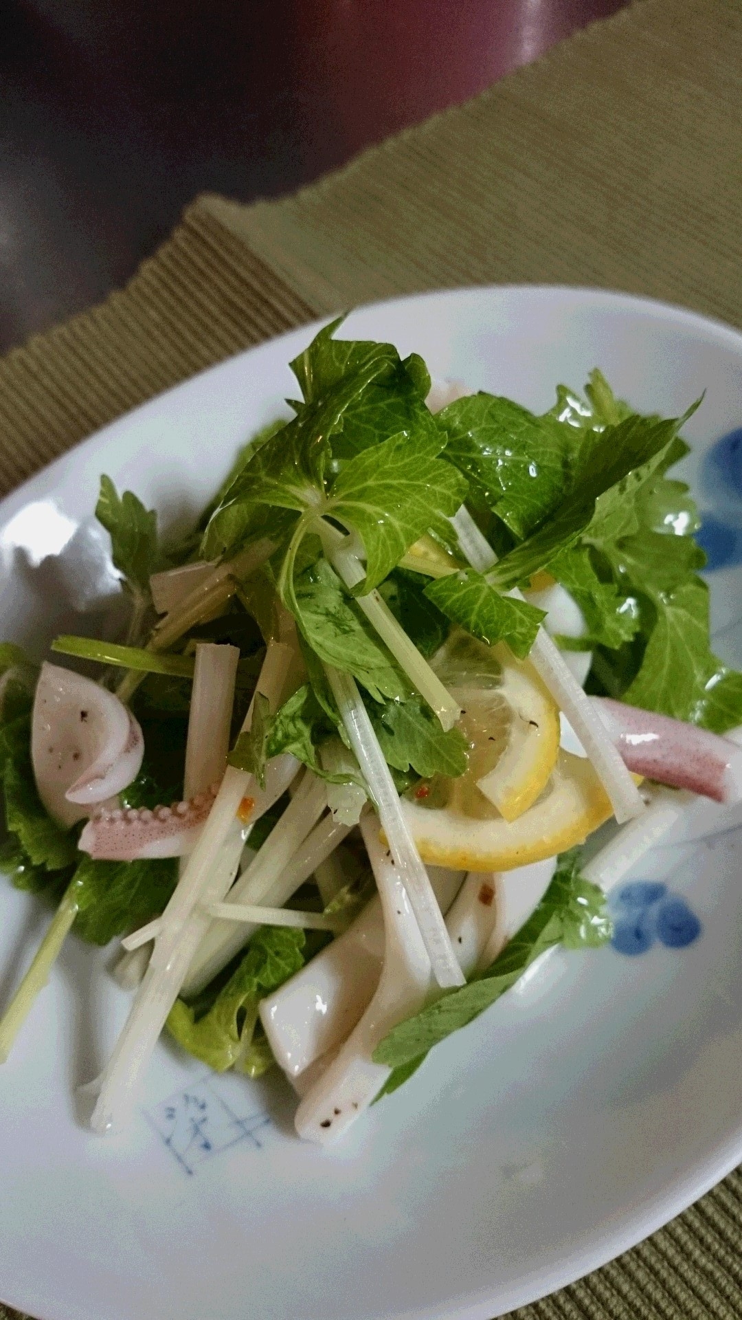 ホワイトセロリとイカのサラダ レシピ 作り方 By Hiromu 楽天レシピ