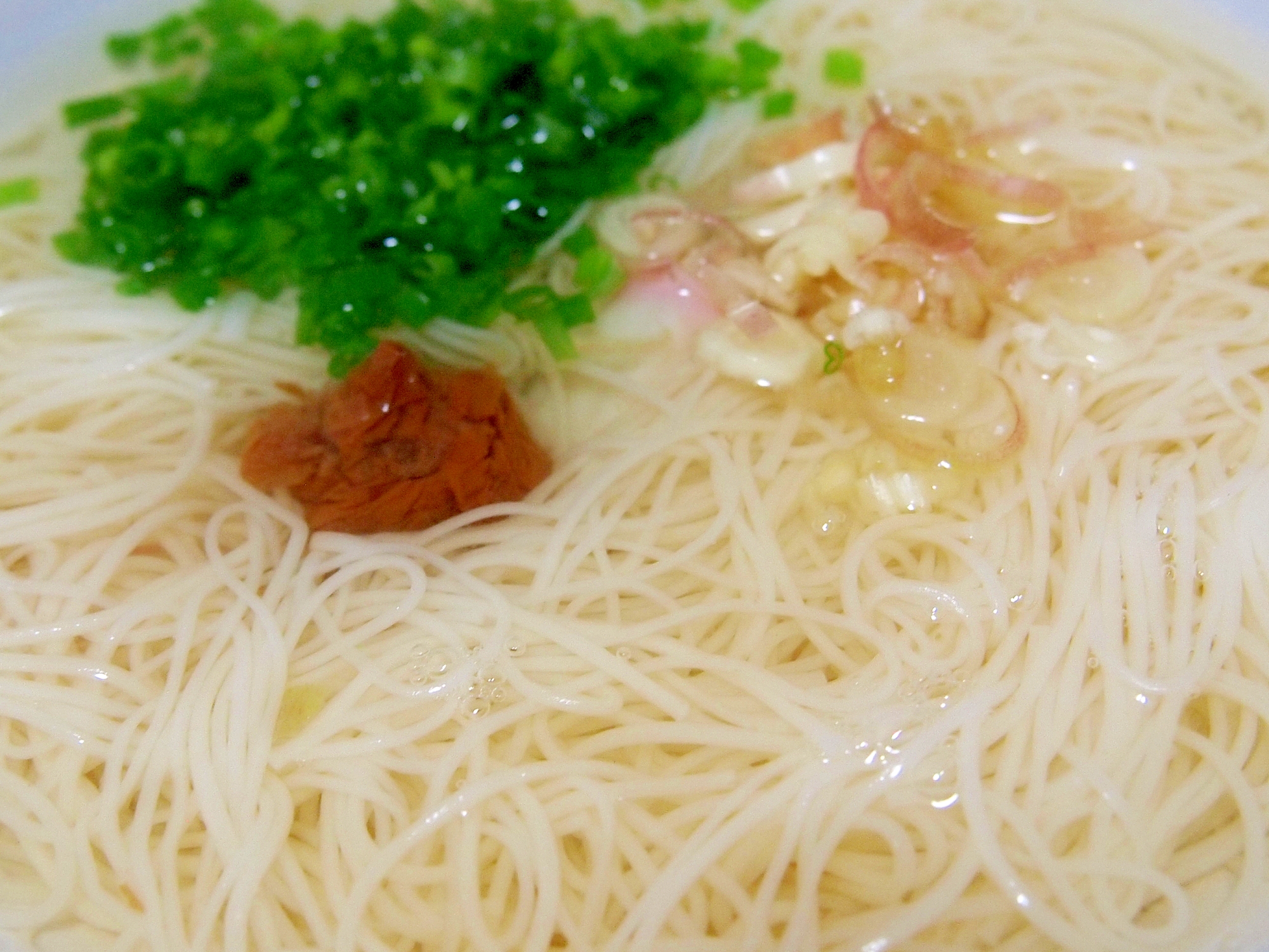 梅干いりかまぼこにゅうめん