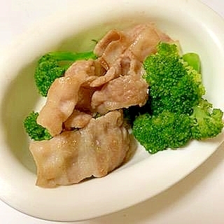 豚バラ薄切り肉とブロッコリーの炒め物