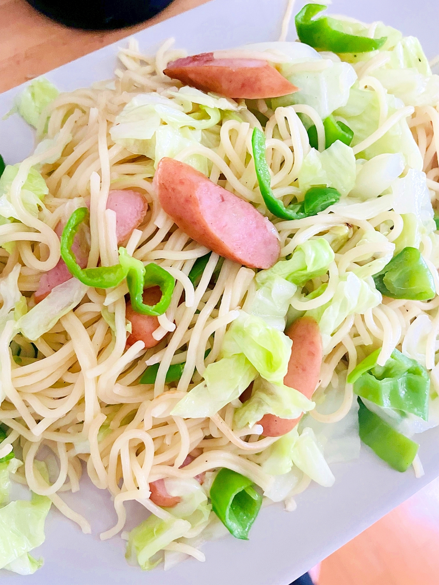 ピーマンとウインナーの塩焼きそば