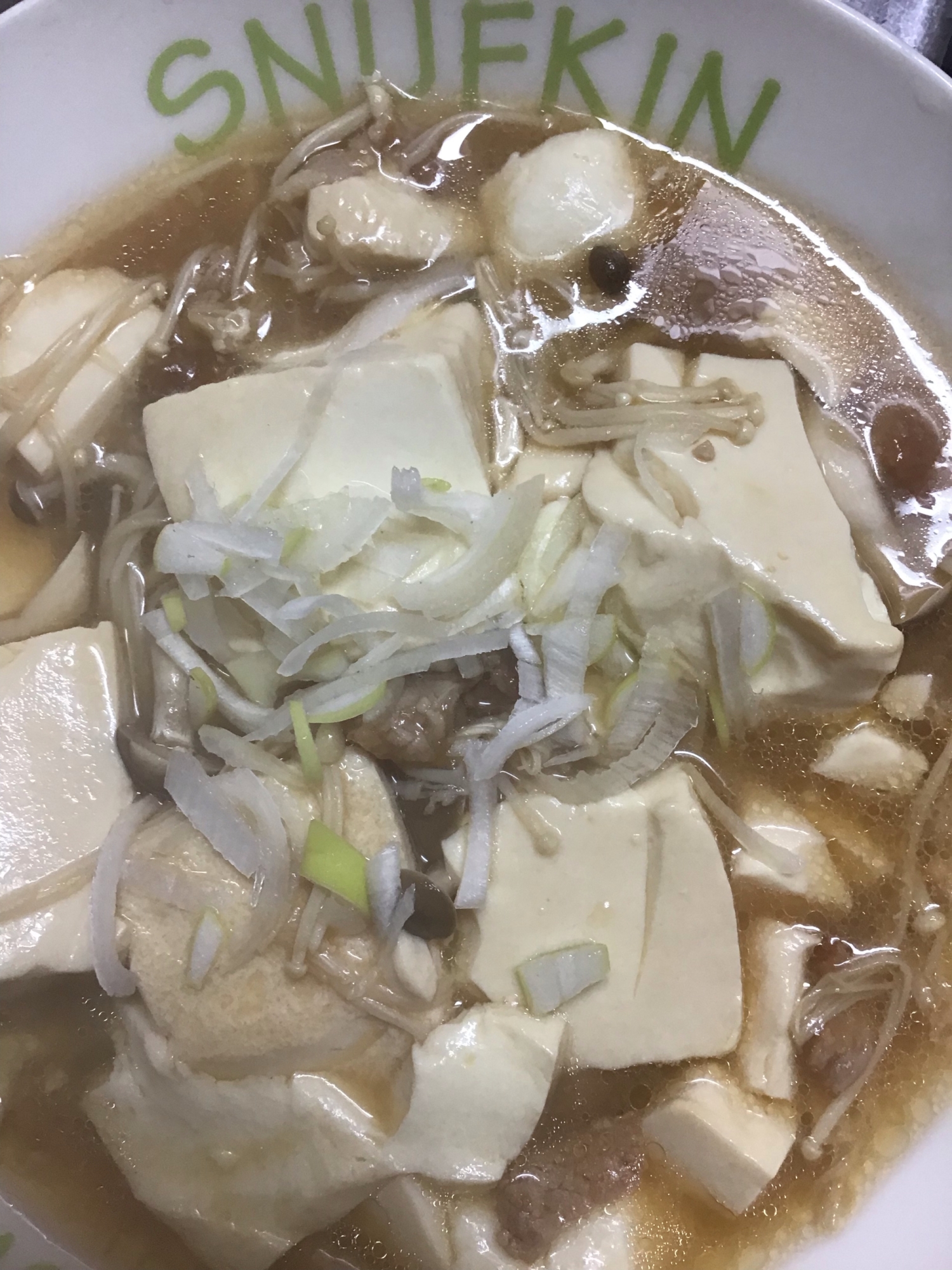 麺つゆで作る豆腐とキノコのとろみスープ