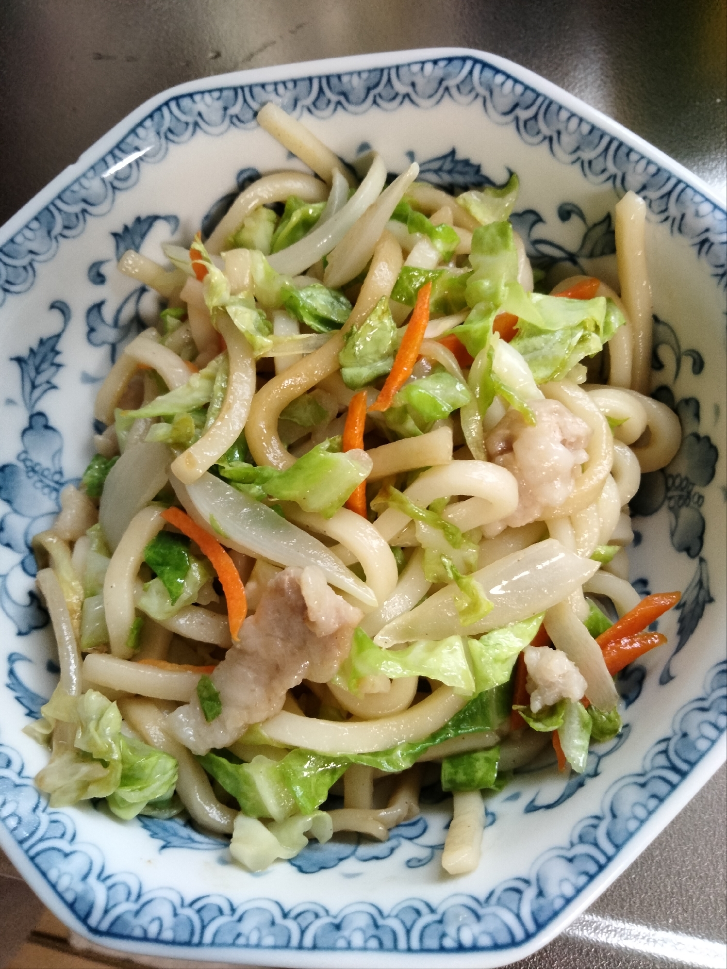 キャベツいっぱい♡簡単焼きうどん