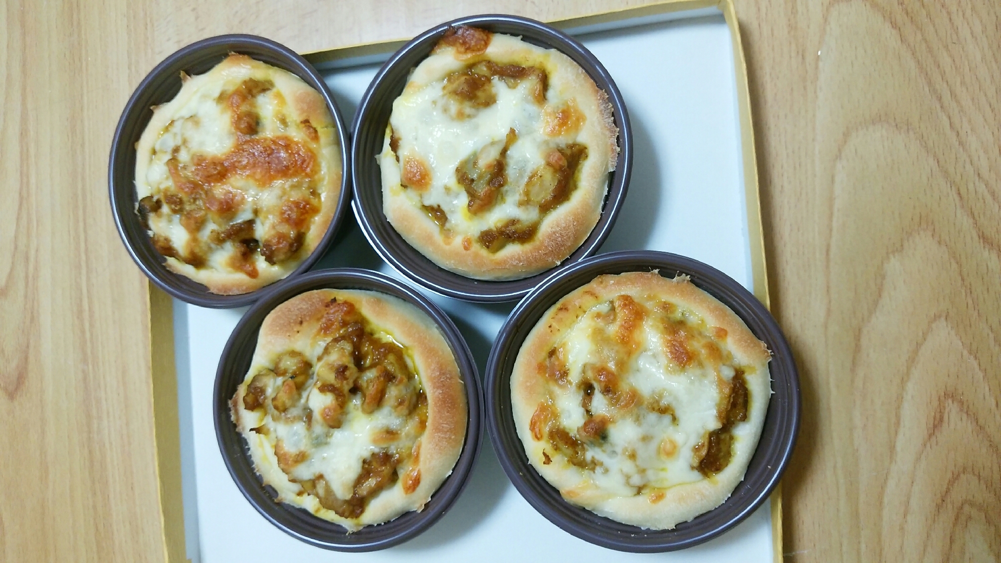 ごろごろレンコンの焼きカレーパン