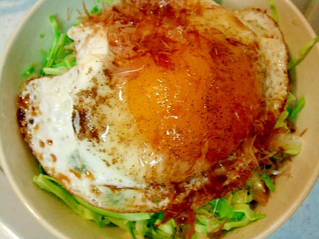 シンプルだけどうまい キャベツ 目玉焼き丼 レシピ 作り方 By Pchan2 楽天レシピ