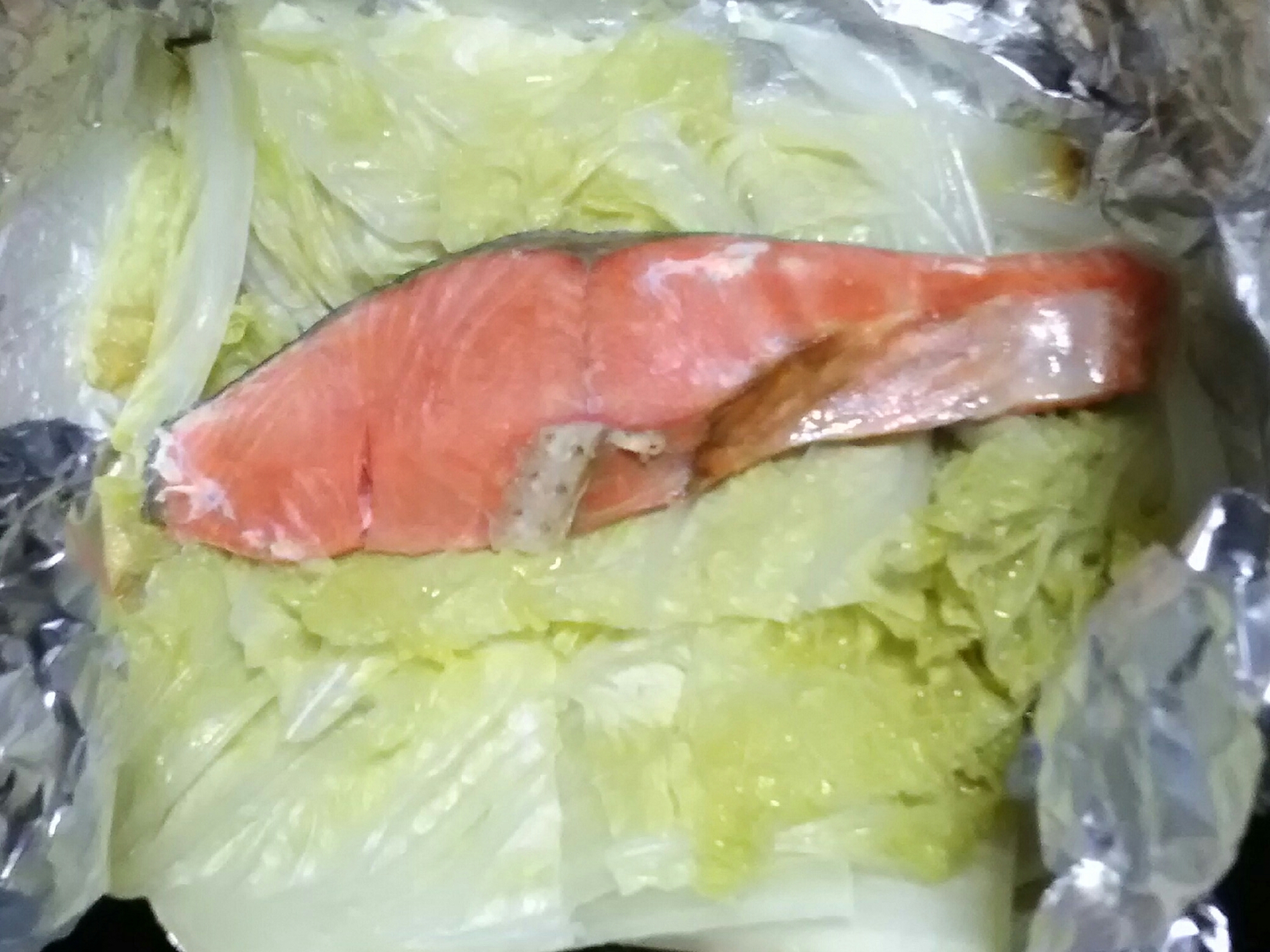 紅鮭と白菜と玉ねぎのホイル蒸し
