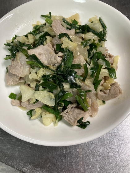 豚肉とキャベツと大根とニラの味噌炒め