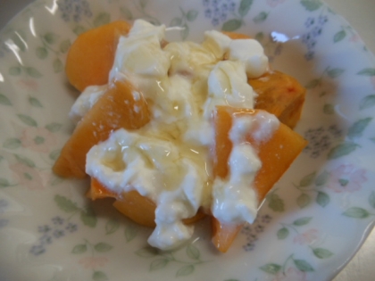 tukuyo93さん
こんにちは～♪
朝食のデザートに
旬の柿で美味しかったです♪
ご馳走さまでした(*^_^*)