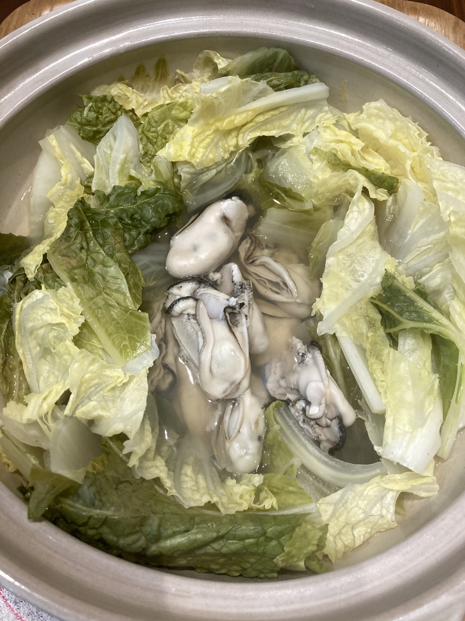 牡蠣と白菜のこんぶだし鍋