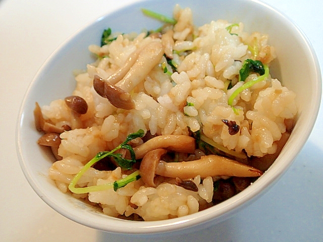 しめじと豆苗の生姜醤油炒め・混ぜご飯♬