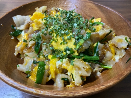 手軽に作れて、副食のイメージだったニラ玉がメインのおかずになったので良かったです^^
味もごはんが進む味付けであっという間にごはんがなくなっちゃいました！笑