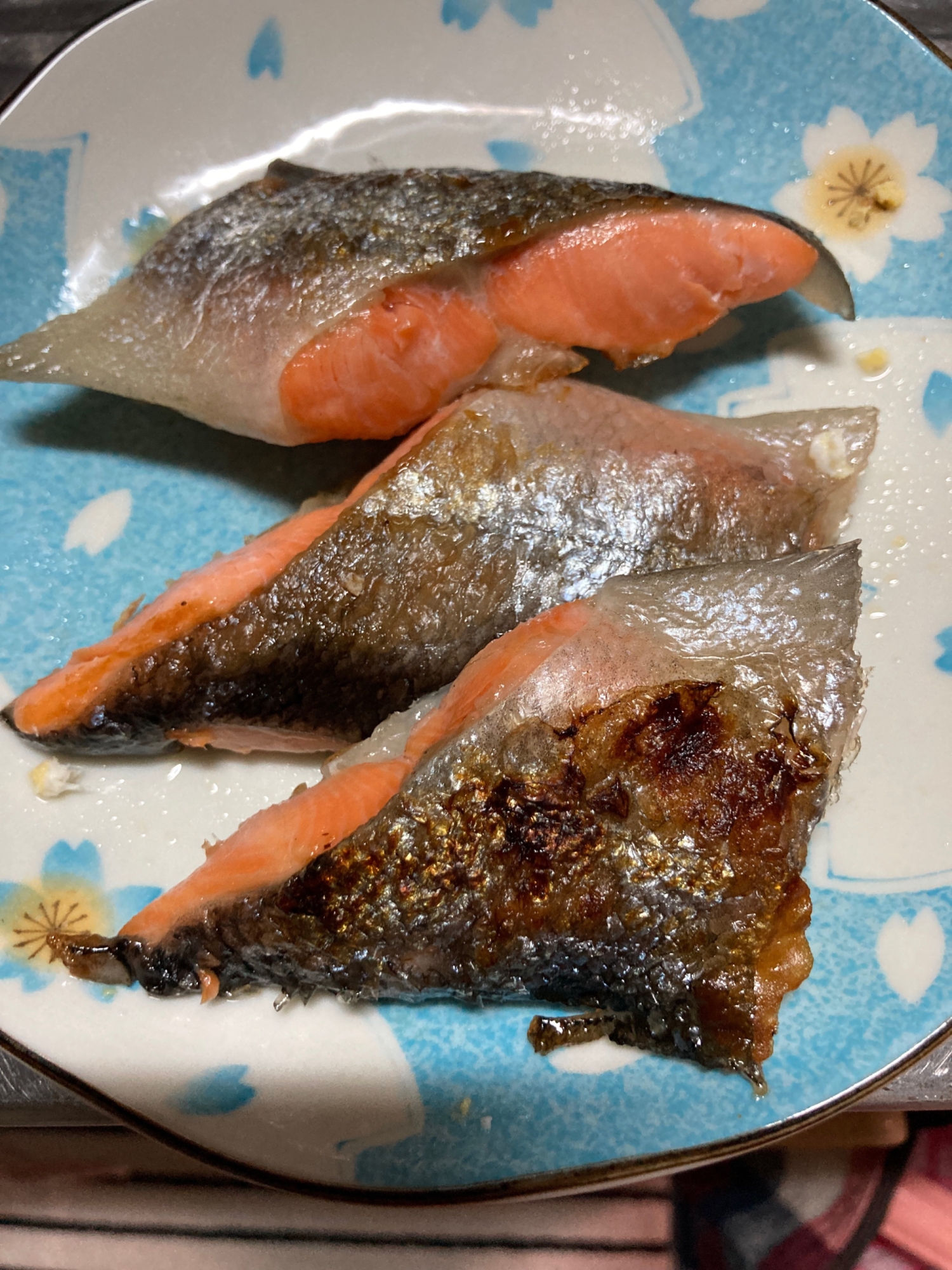 フライパンで焼くカリッと美味しい塩鮭♬