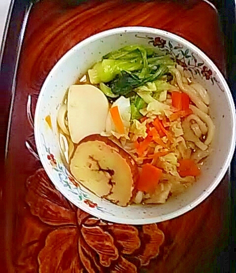 刻み野菜＆かまぼこ伊達巻うどん