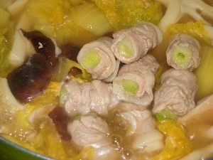 生姜たっぷりのスープで体がポカポカっ、野菜もタップリ美味しく頂きました。軟白葱使用、葱も沢山食べられますね。ご馳走さまでした♪