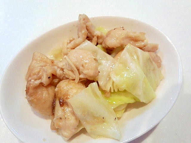 ［お手伝いレシピ］鶏皮キャベツエノキの塩ダレ炒め