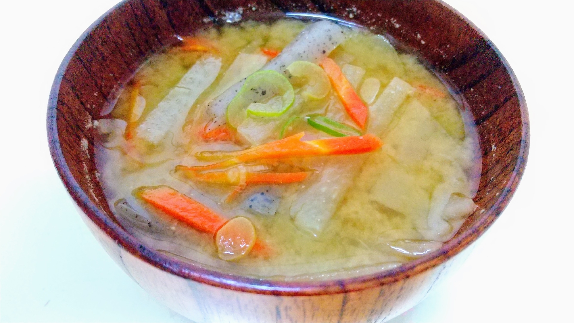 にんじん大根こんにゃくのみそ汁