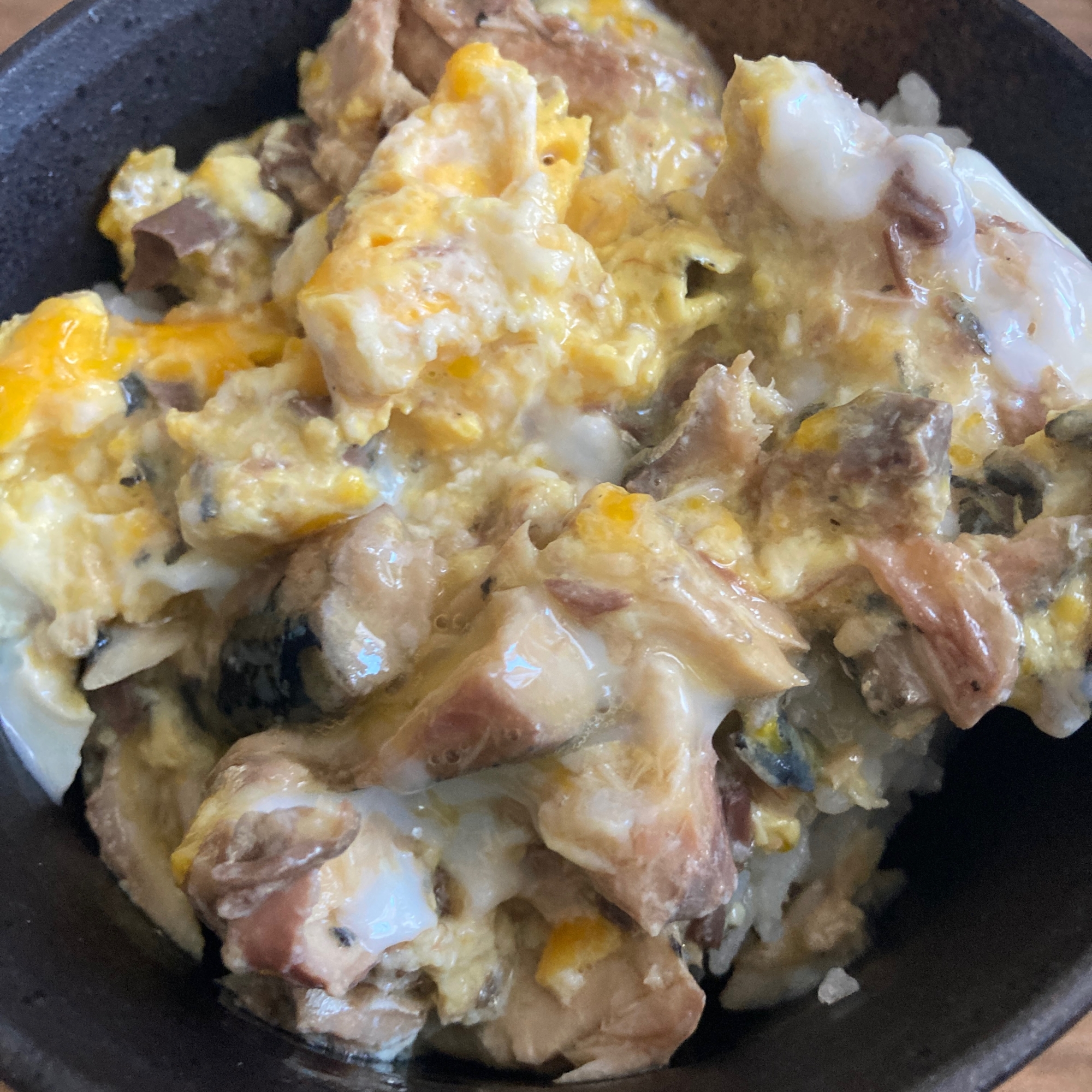 鯖缶レンジ調理で簡単。サバの卵とじ丼