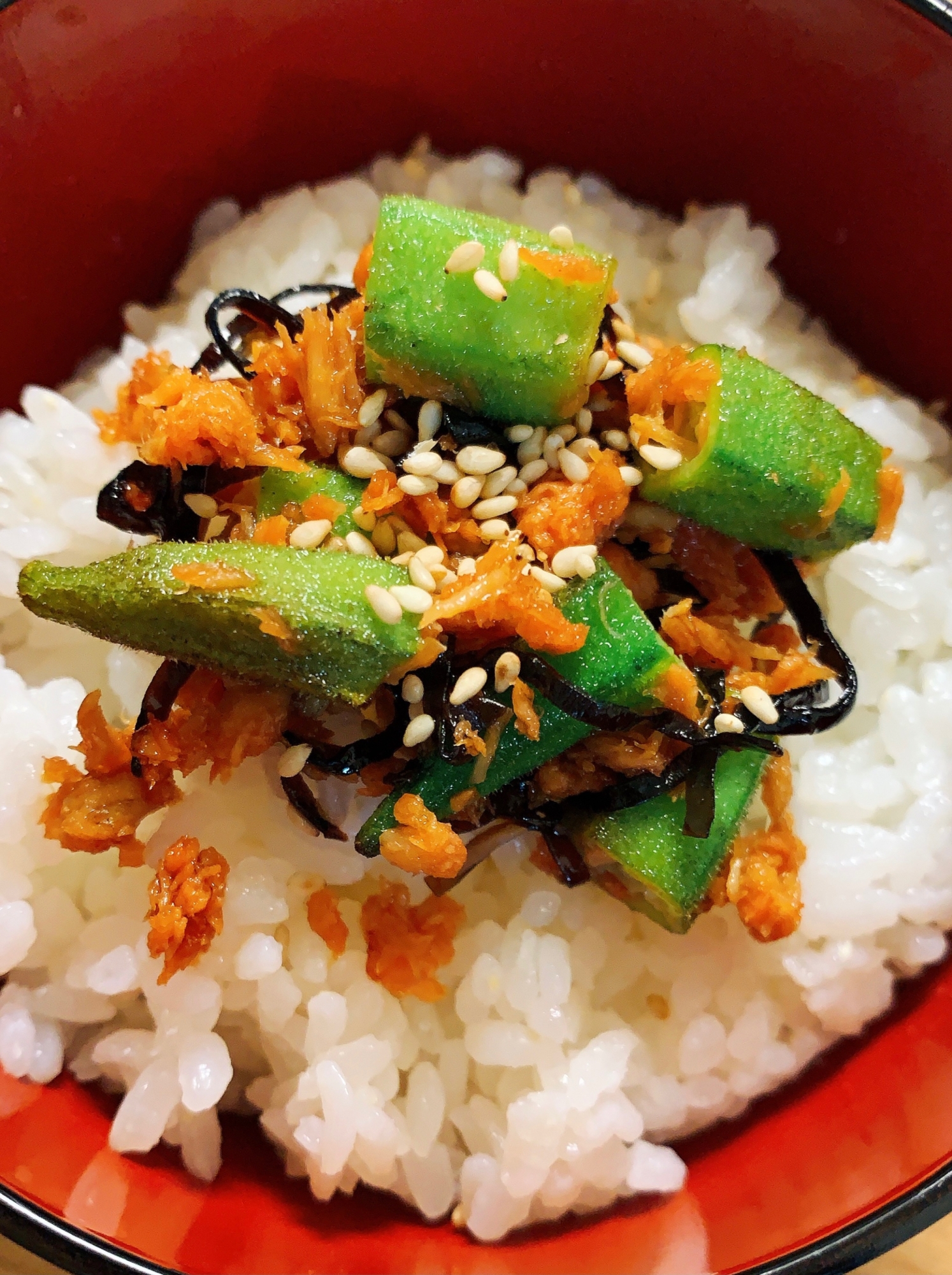 ご飯のお供アレンジ！オクラと鮭のパラパラふりかけ