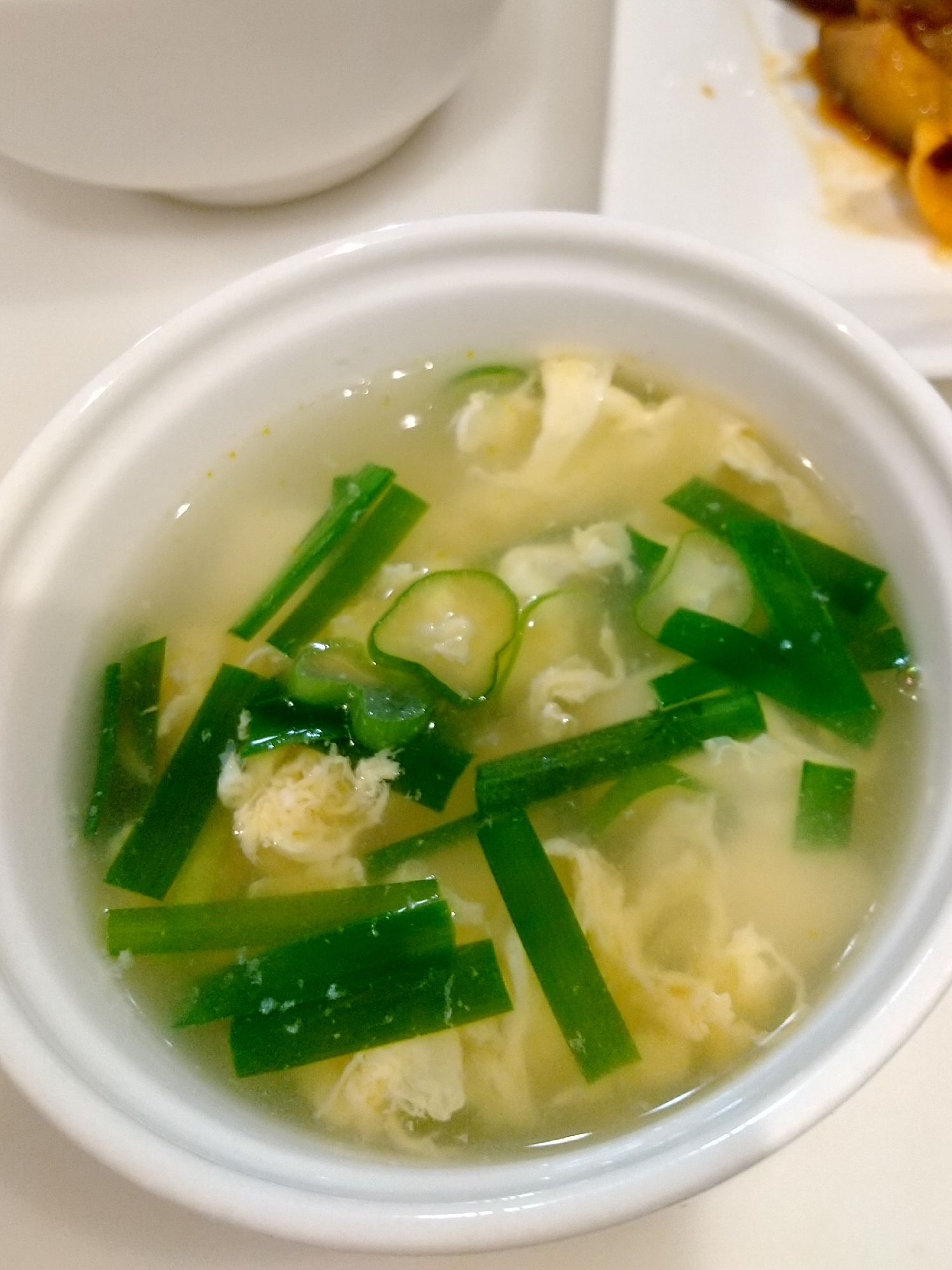 ニラと卵とお豆腐の中華スープ