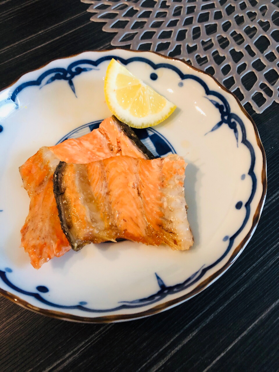 レモンでさっぱり 鮭あらの塩焼き レシピ 作り方 By Ma Ma Yu Mi 楽天レシピ レモンでさっぱり 鮭あらの塩焼き レシピ 作り方 By Ma Ma Yu Mi 楽天レシピ