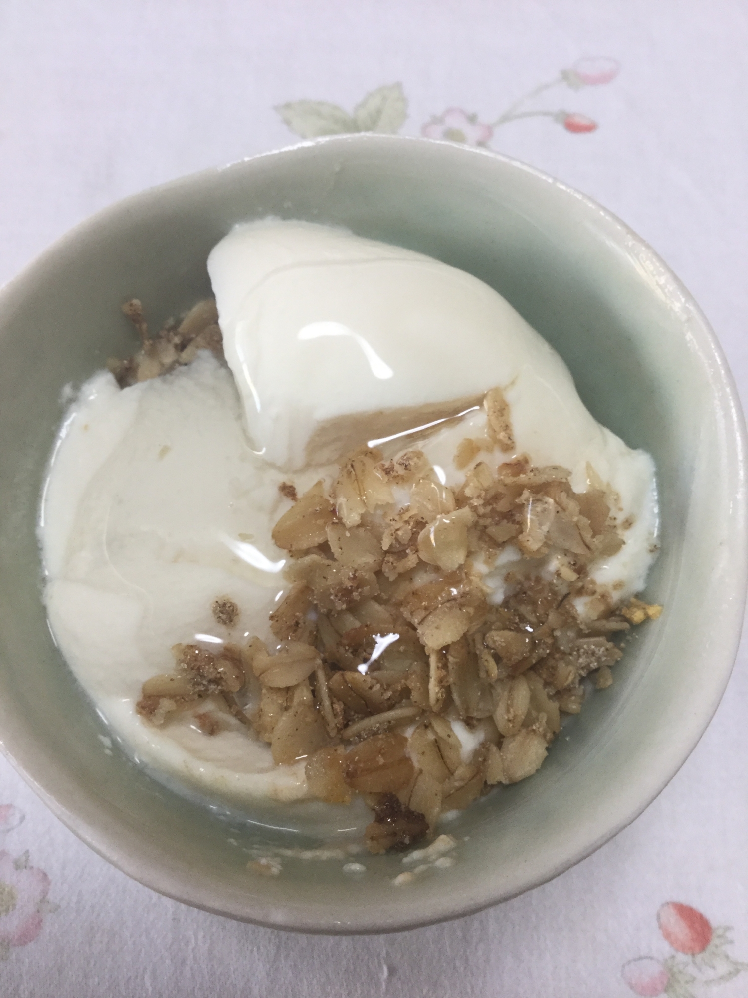 カフェラテ風味のオートミールでヨーグルト