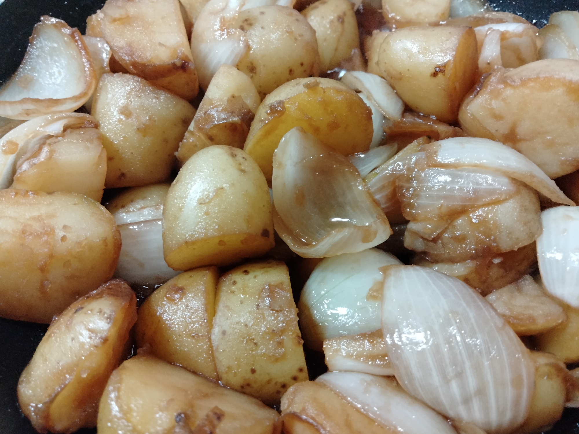 小玉ねぎと皮付き小じゃがいものすき焼きタレ煮 レシピ 作り方 By Akiakiaki32 楽天レシピ