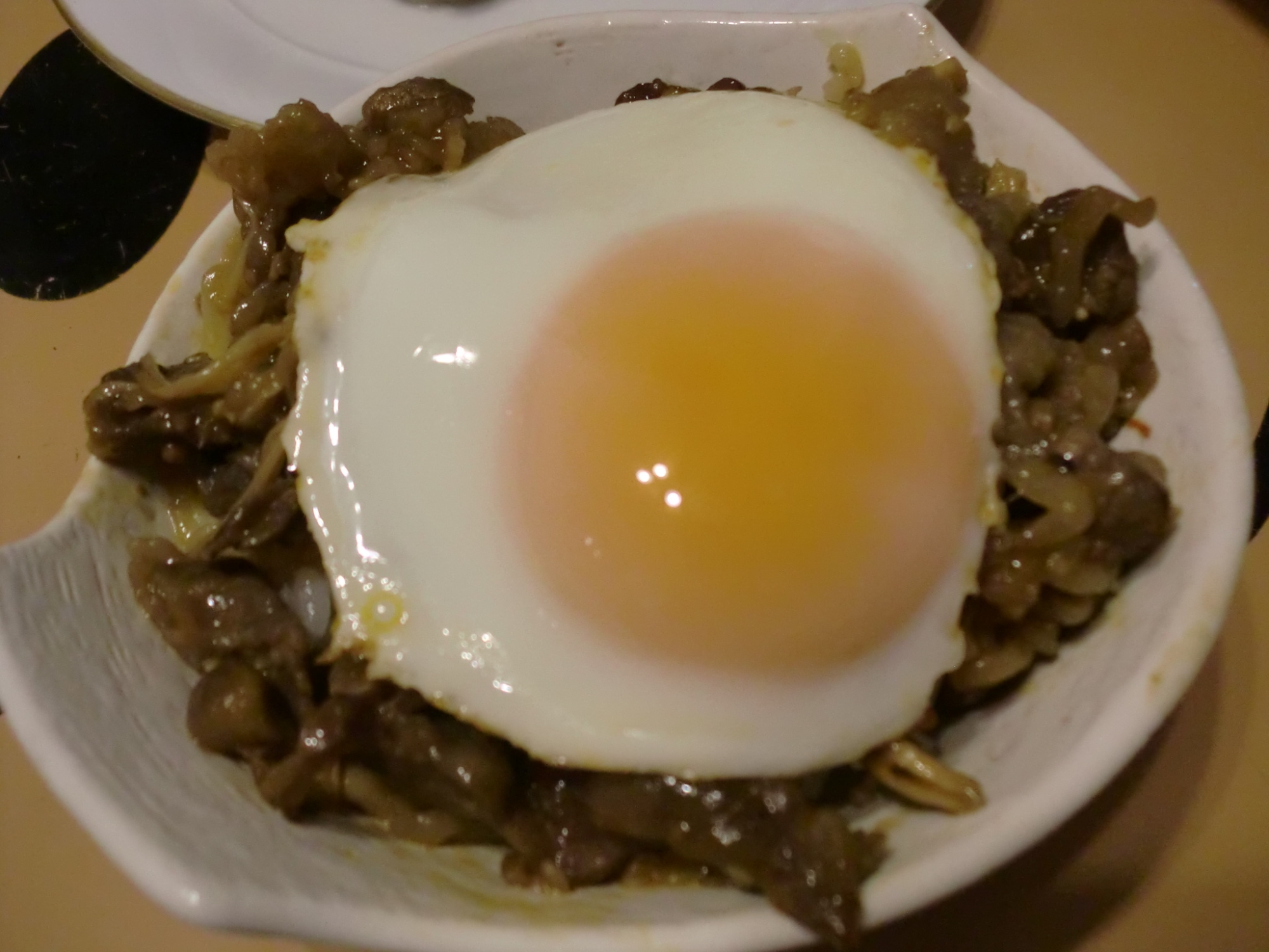 目玉焼きのせ♪すき焼き丼風