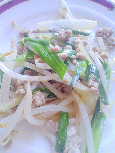 お手軽 ひき肉 もやし にらのオイスター炒め レシピ 作り方 By M And M 楽天レシピ