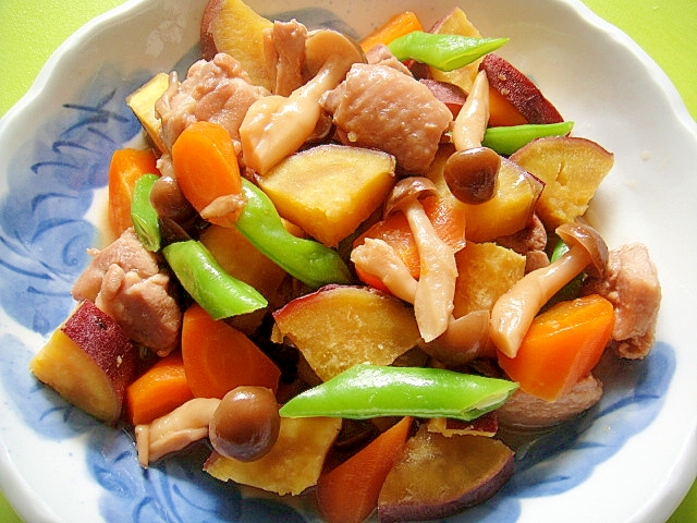 さつまいもとにんじん鶏肉の煮物