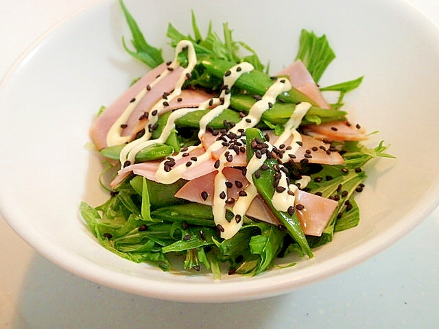 青ドレマヨで　水菜とスナップエンドウとハムのサラダ