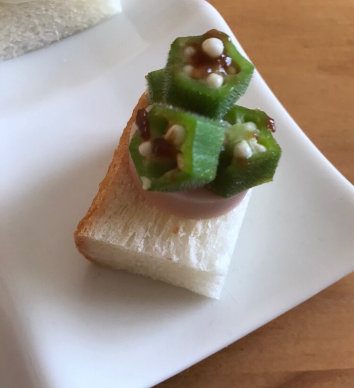 魚ニソとオクラの島とうがらし味噌和えのカナッペ