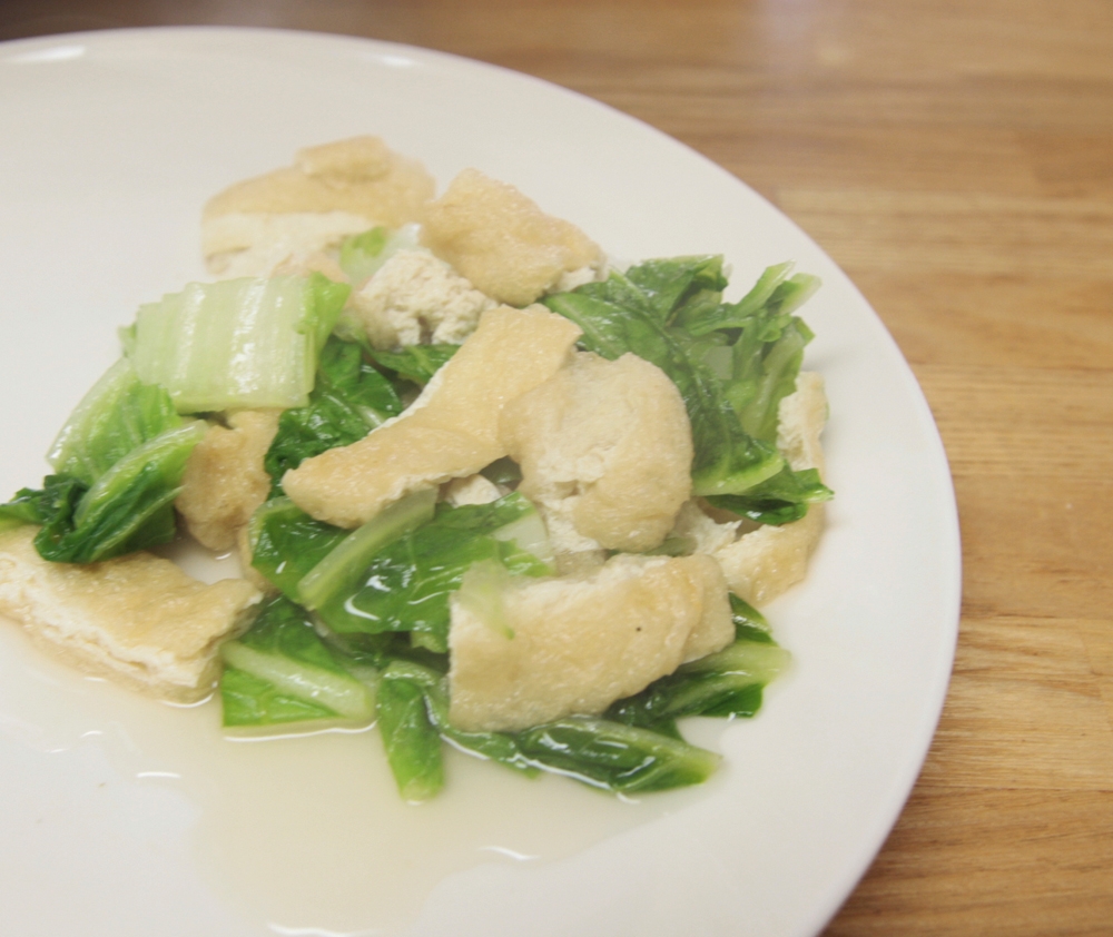 ちょっぴりスパイシー！白菜と油揚げのコンソメ煮