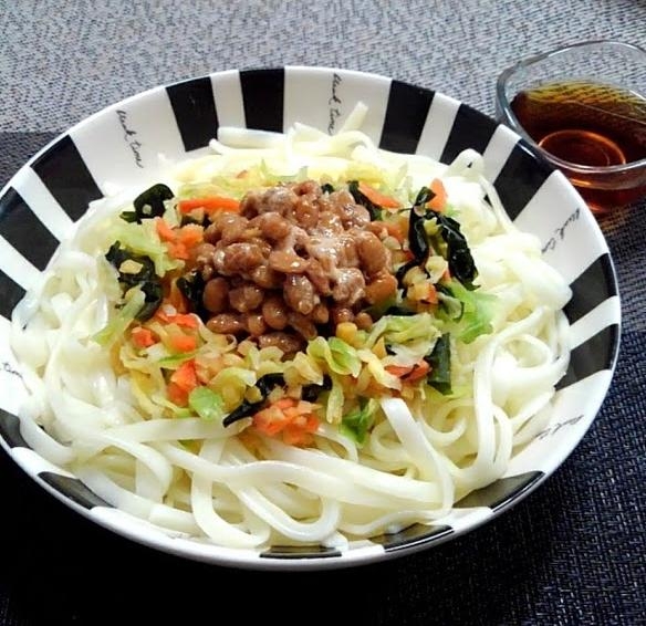 乾燥野菜と食べる生姜と納豆でしっかり健康冷やし麺