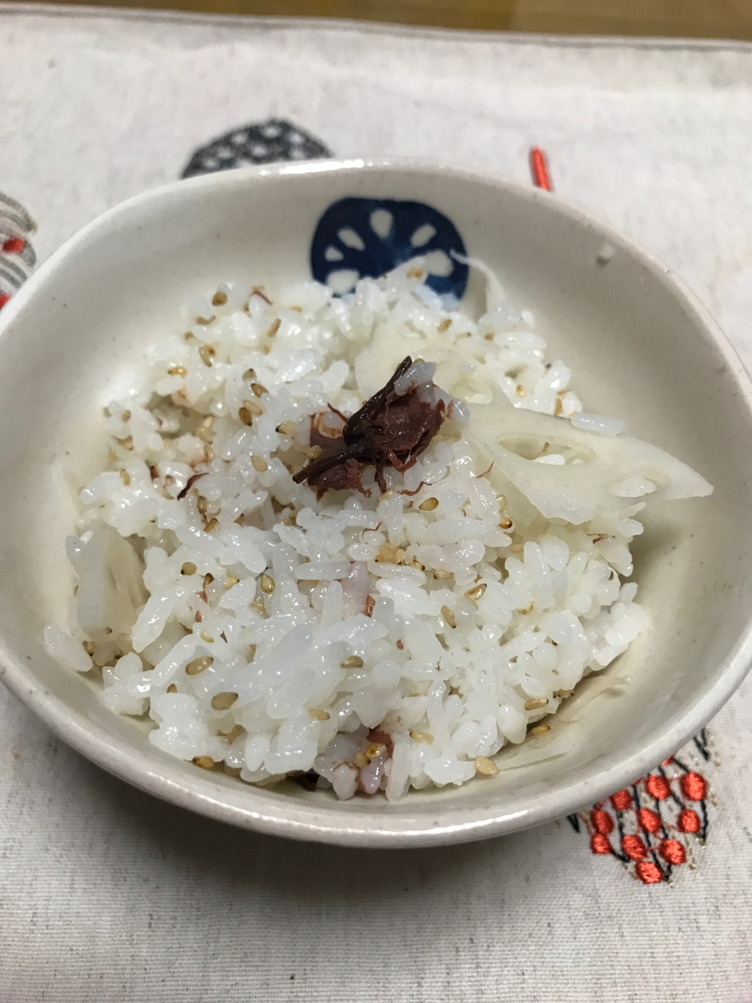シャキシャキレンコン＆桜ご飯