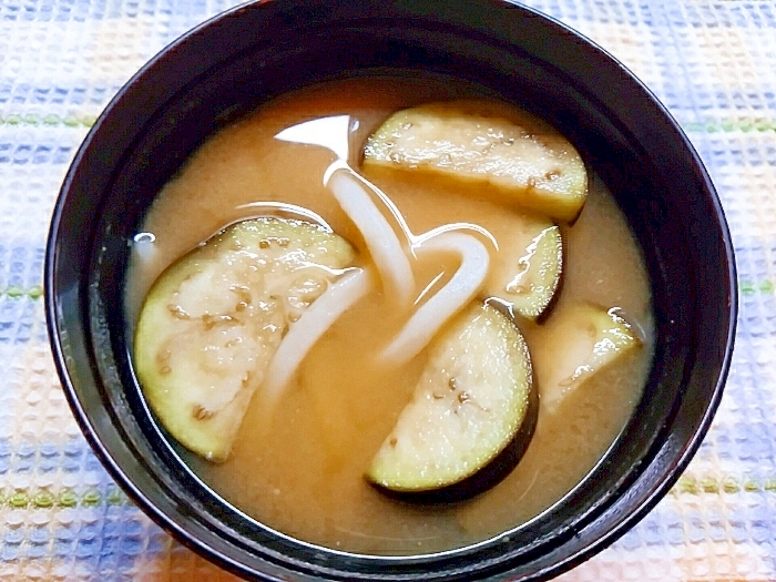 茄子とうどんの味噌汁