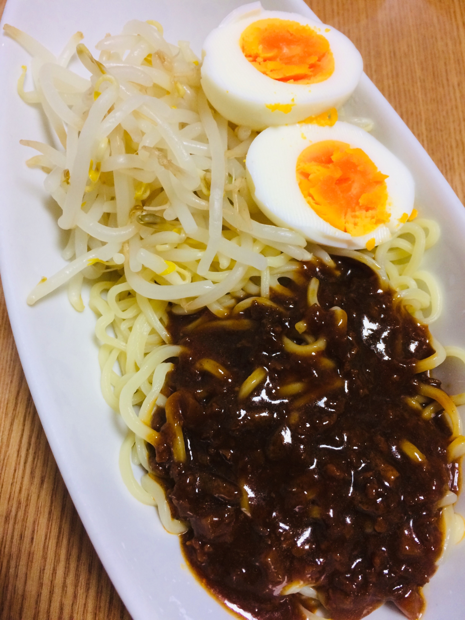 ジャージャー麺